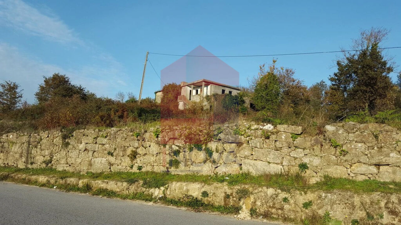 Terreno para Venda em Vila Verde e Barbudo Foto 1