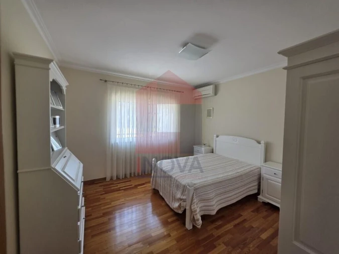 Moradia T4 para Venda em Sabariz Foto 28