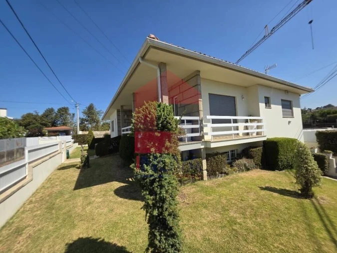 Moradia T4 para Venda em Sabariz Foto 48