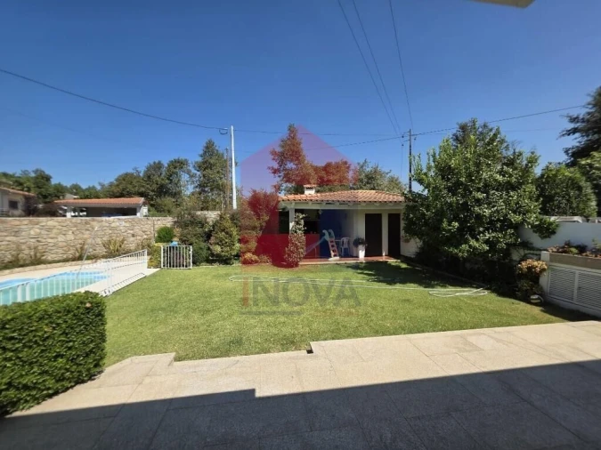 Moradia T4 para Venda em Sabariz Foto 50