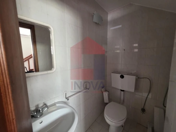 Moradia T4 para Venda em Sabariz Foto 43