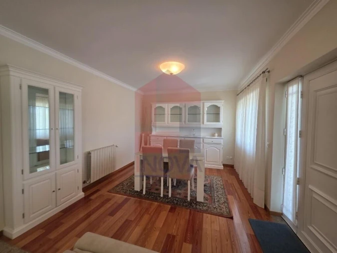 Moradia T4 para Venda em Sabariz Foto 14