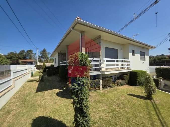 Moradia T4 para Venda em Sabariz Foto 45