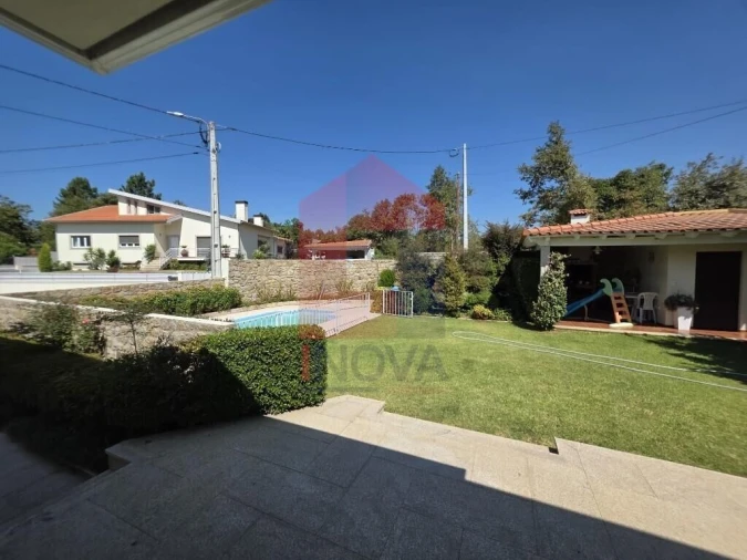 Moradia T4 para Venda em Sabariz Foto 49