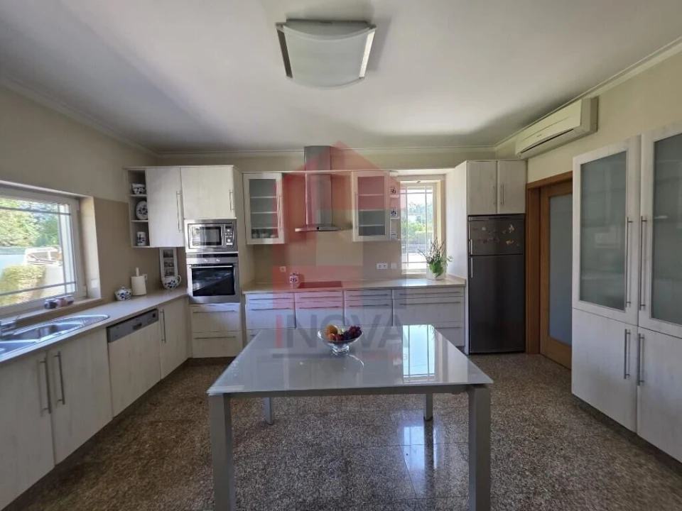 Moradia T4 para Venda em Sabariz Foto 4