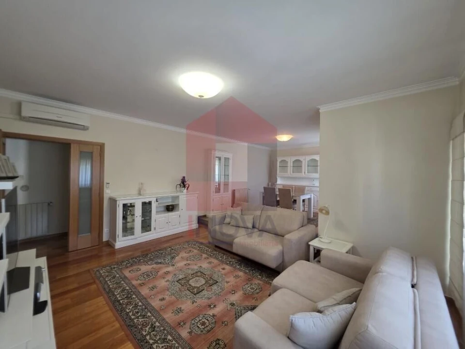 Moradia T4 para Venda em Sabariz Foto 12