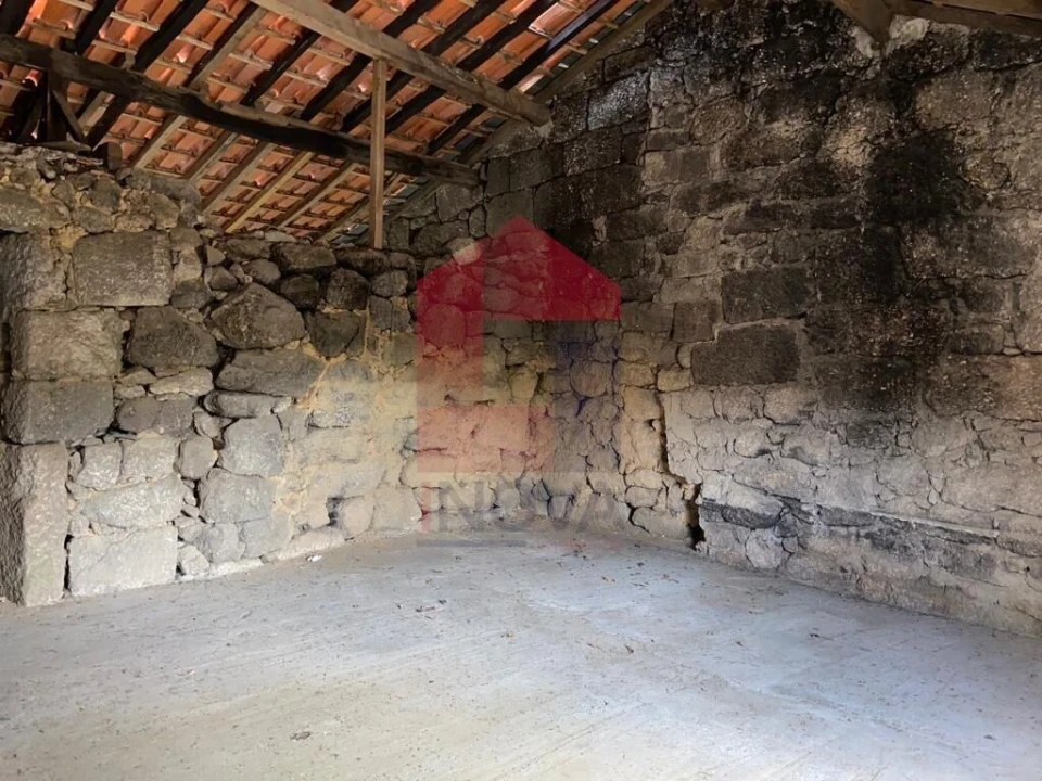 Moradia T2 para Venda em Moimenta Foto 32