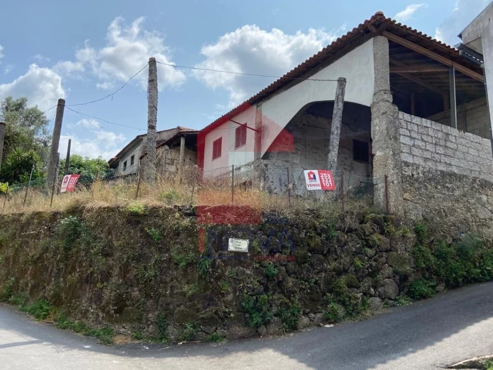 Moradia T2 para Venda em Moimenta Foto 1