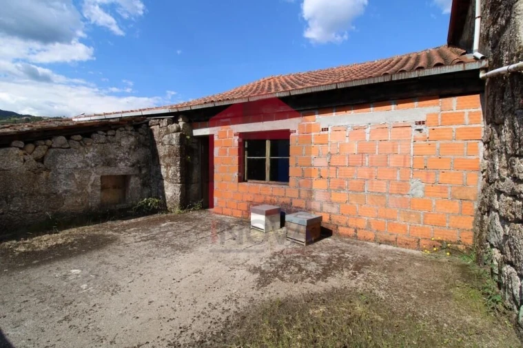 Moradia T2 para Venda em Moimenta Foto 41