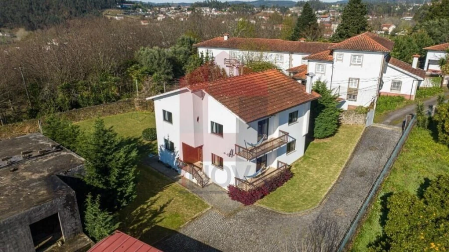 Moradia T5 para Venda em Moure