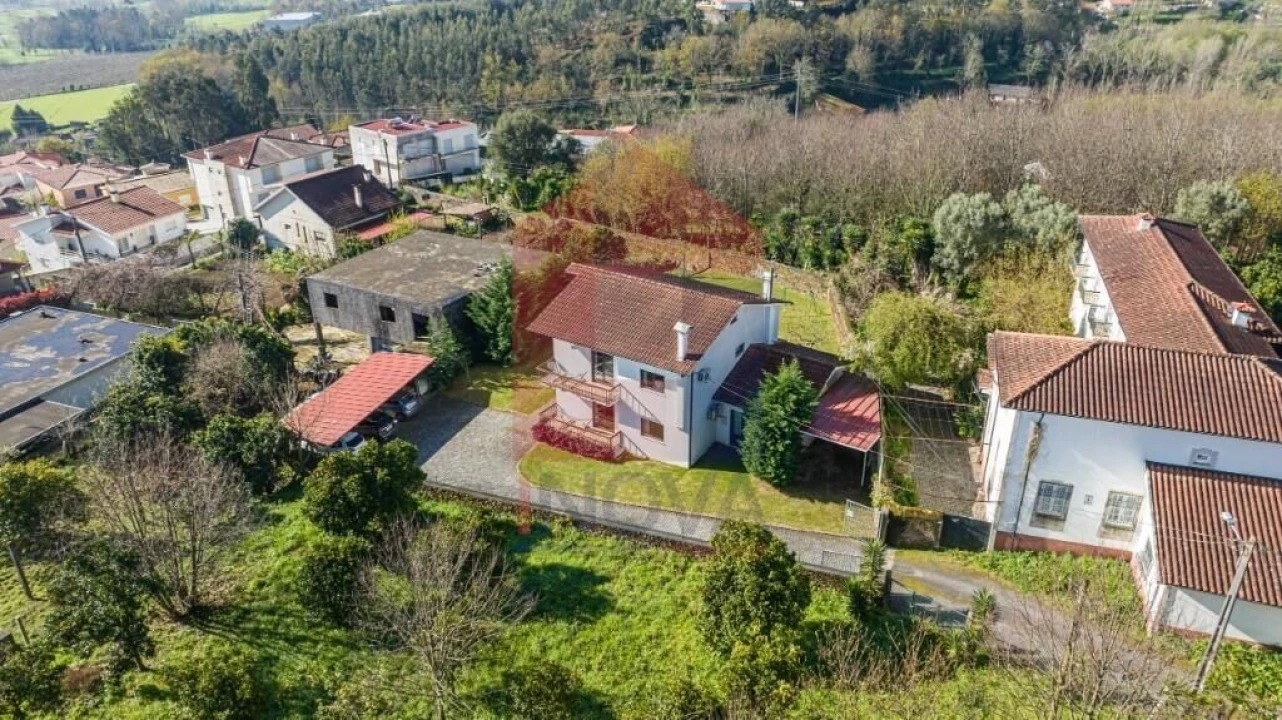 Moradia T5 para Venda em Moure Foto 31