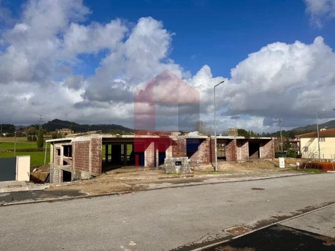 Moradia T3 para Venda em Coucieiro Foto 18