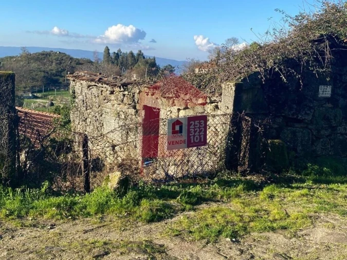 Moradia T0 para Venda em Cuide de Vila Verde Foto 4