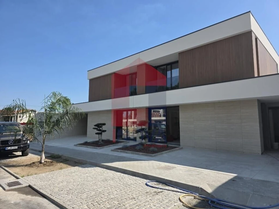 Moradia T3 para Venda em Turiz Foto 31