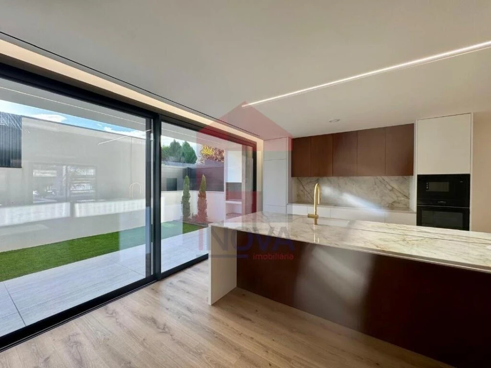 Moradia T3 para Venda em Turiz Foto 6