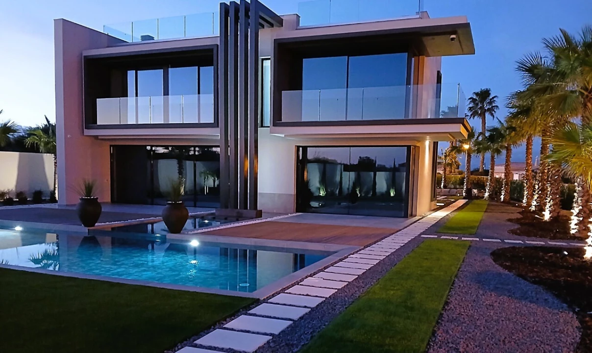 Moradia T4 para Venda em Lagos (São Sebastião e Santa Maria) Foto 23