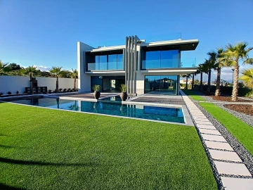 Moradia T4 para Venda em Lagos (São Sebastião e Santa Maria)