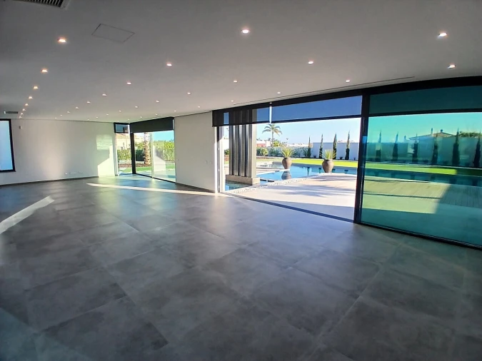 Moradia T4 para Venda em Lagos (São Sebastião e Santa Maria) Foto 9