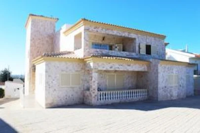 Moradia T1 para Venda em Albufeira e Olhos de Água