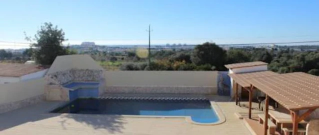 Moradia T1 para Venda em Albufeira e Olhos de Água