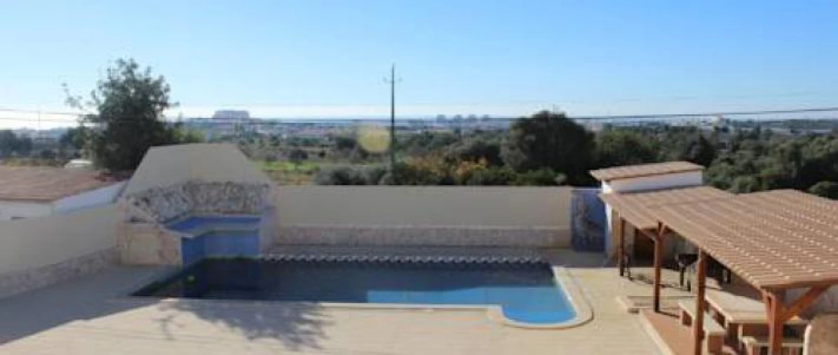 Moradia T1 para Venda em Albufeira e Olhos de Água Foto 3