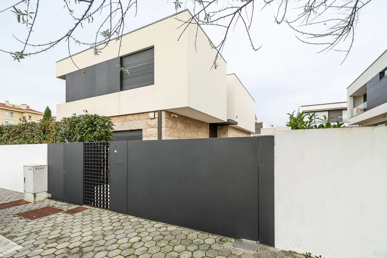 Moradia T3 para Venda em São Felix da Marinha Foto 6