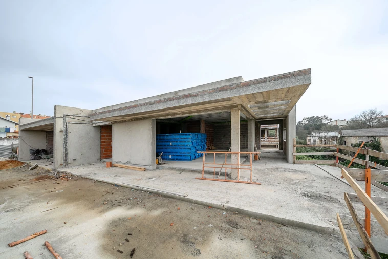 Moradia T4 para Venda em São Felix da Marinha Foto 9