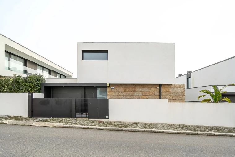 Moradia T4 para Venda em São Felix da Marinha Foto 3