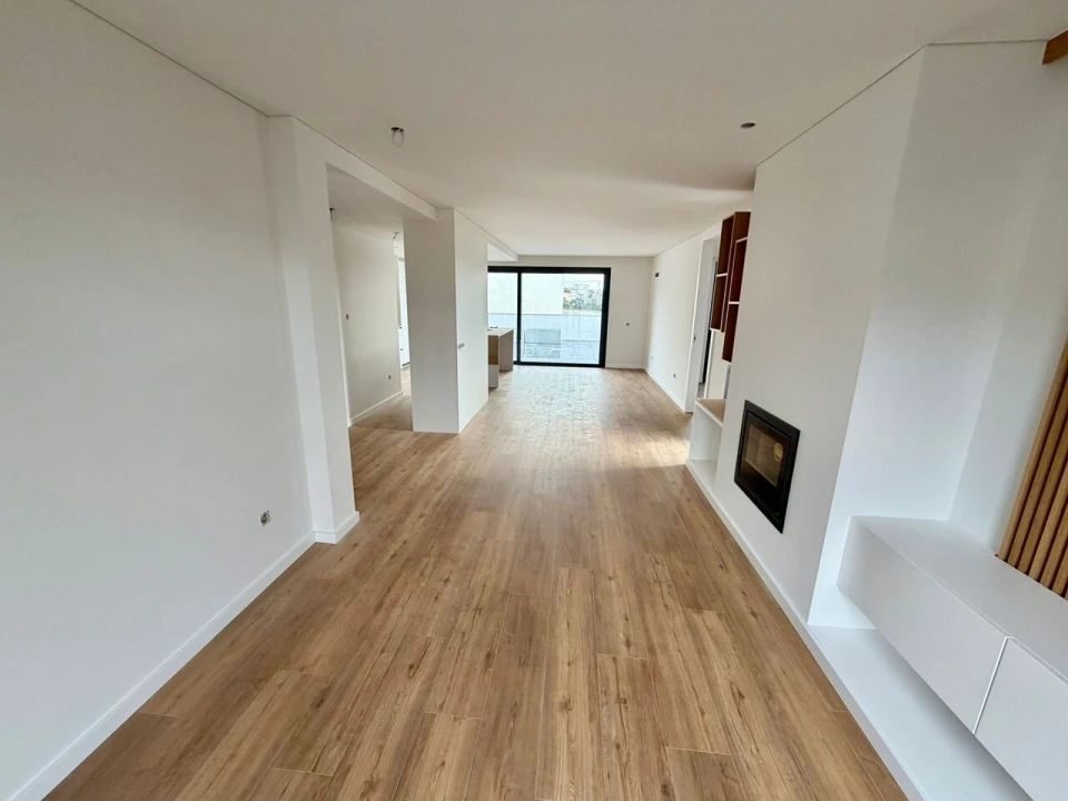 Moradia T3 para Venda em Madalena Foto 4