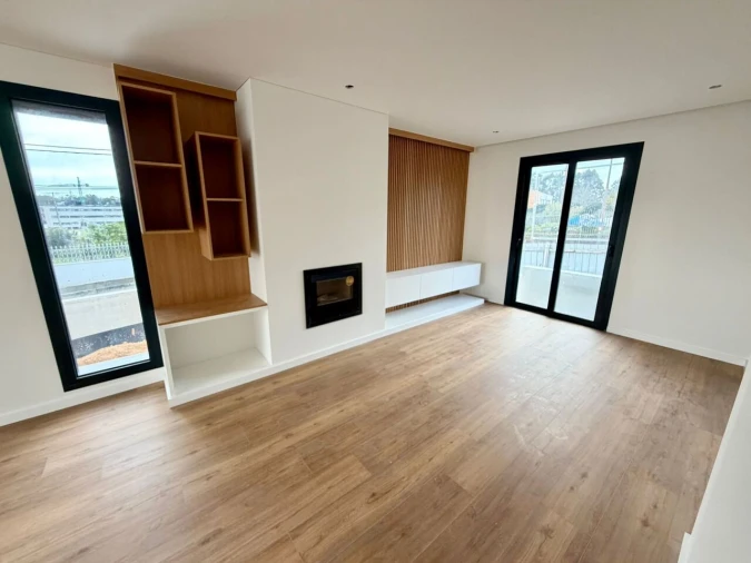 Moradia T3 para Venda em Madalena Foto 1