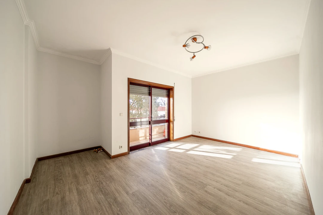 Apartamento T1 para Venda em Canelas Foto 1