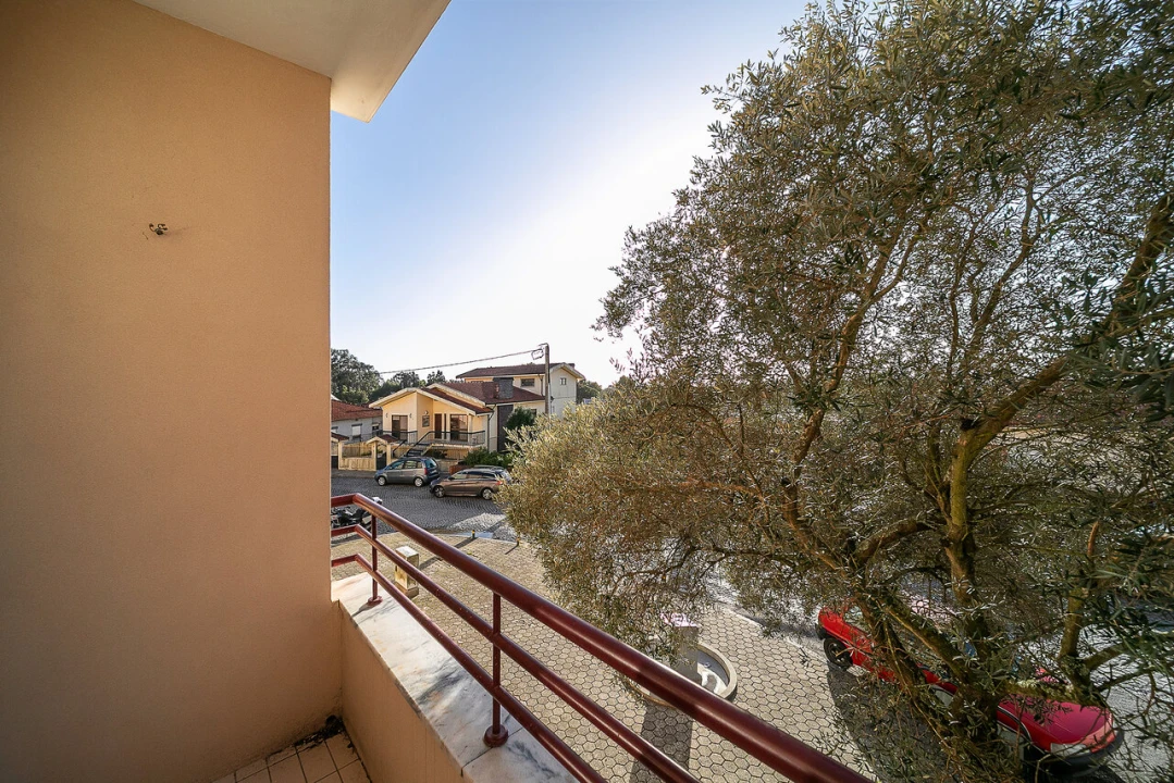 Apartamento T1 para Venda em Canelas Foto 5