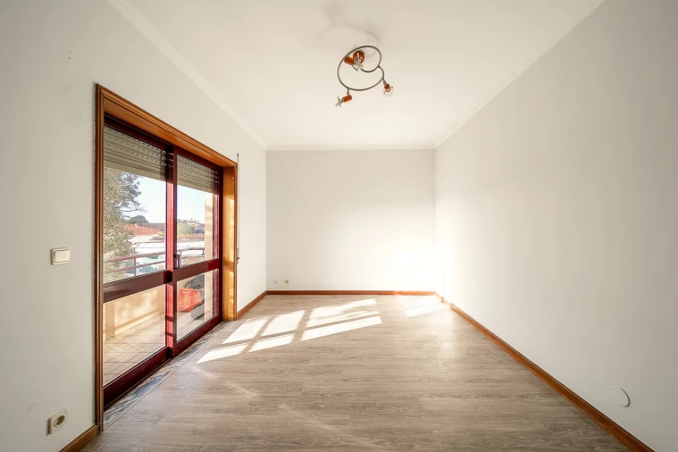 Apartamento T1 para Venda em Canelas Foto 2