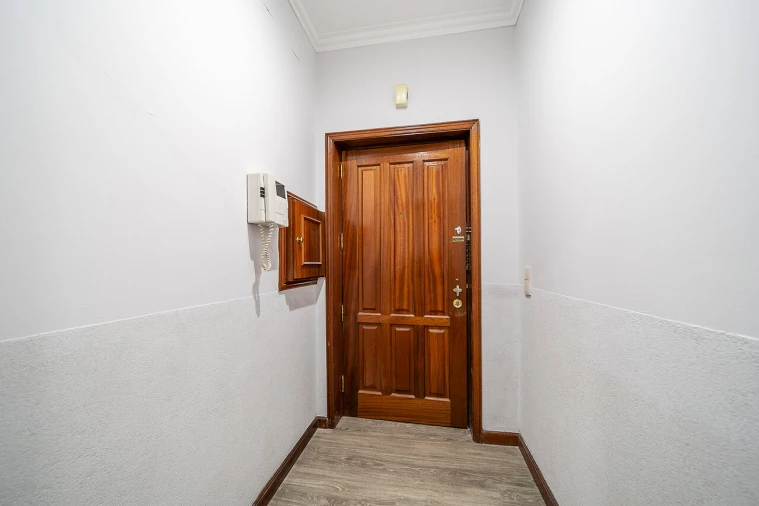 Apartamento T1 para Venda em Canelas Foto 11