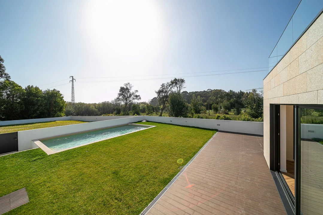 Moradia T5 para Venda em Madalena Foto 5