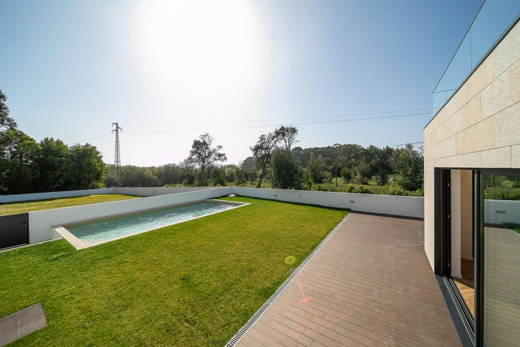 Moradia T5 para Venda em Madalena Foto 5