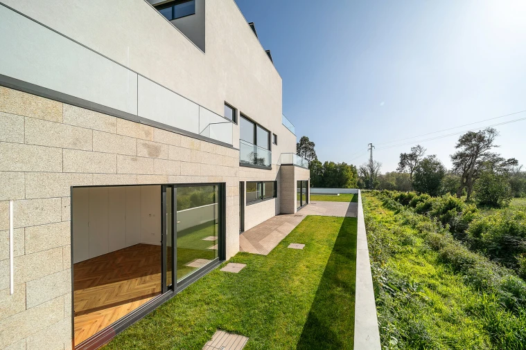 Moradia T5 para Venda em Madalena Foto 21