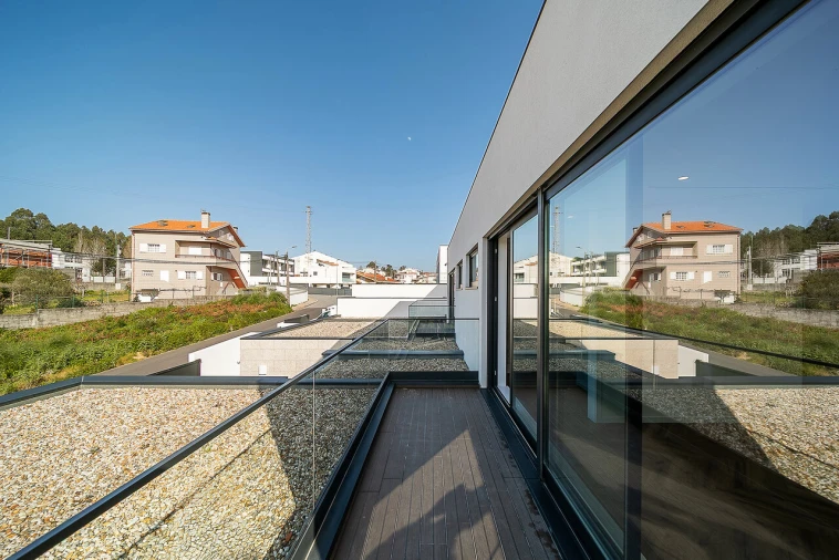 Moradia T5 para Venda em Madalena Foto 51