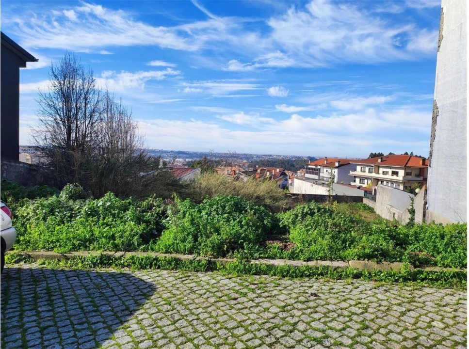 Terreno para Venda em Rio Tinto Foto 1