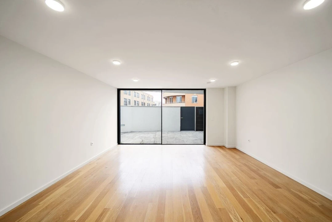 Moradia T4 para Venda em Madalena Foto 14