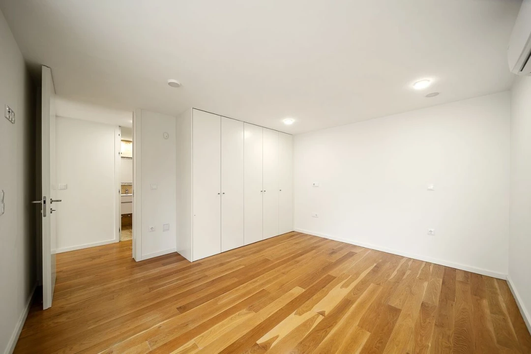 Moradia T4 para Venda em Madalena Foto 16