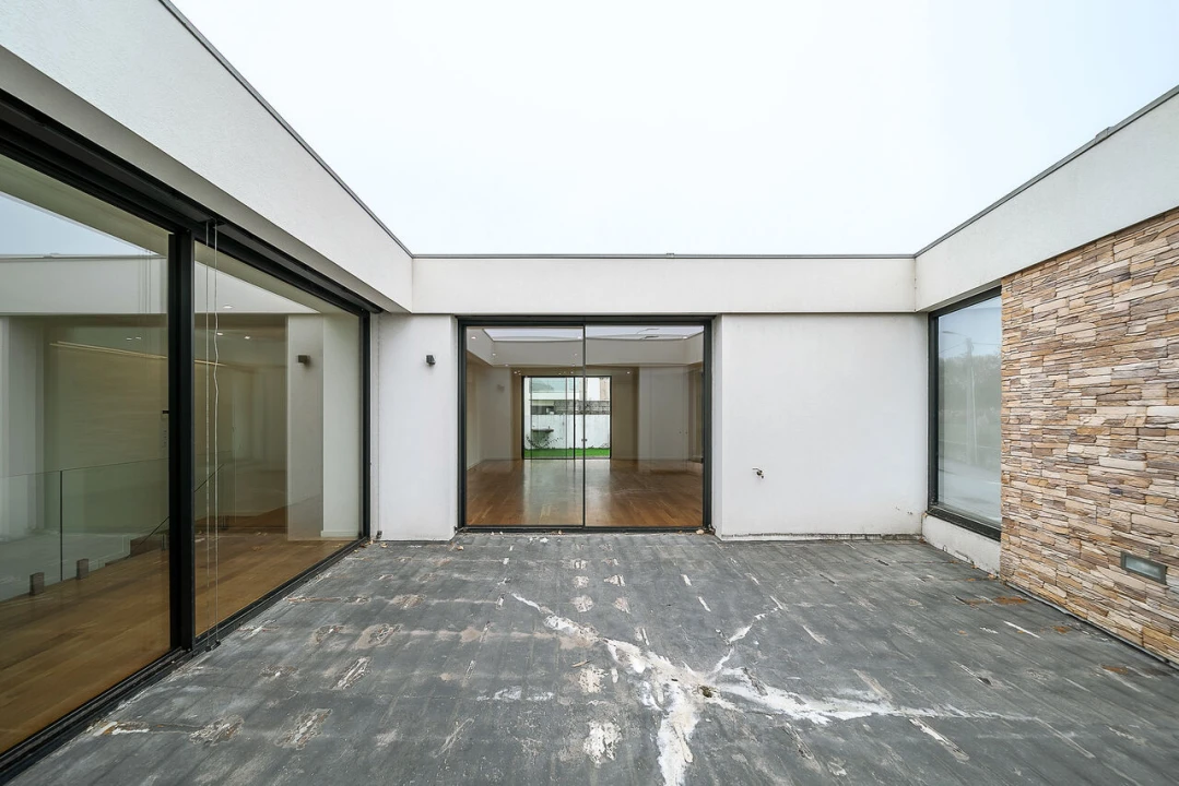 Moradia T4 para Venda em Madalena Foto 42