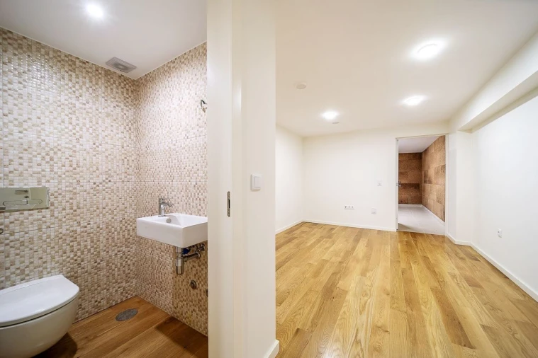 Moradia T4 para Venda em Madalena Foto 25