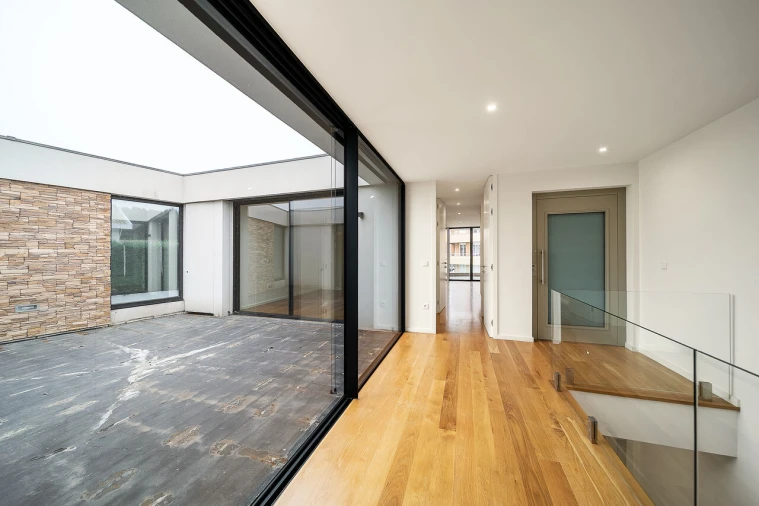 Moradia T4 para Venda em Madalena Foto 30