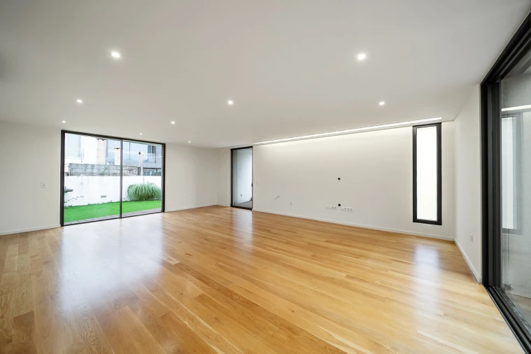 Moradia T4 para Venda em Madalena Foto 48