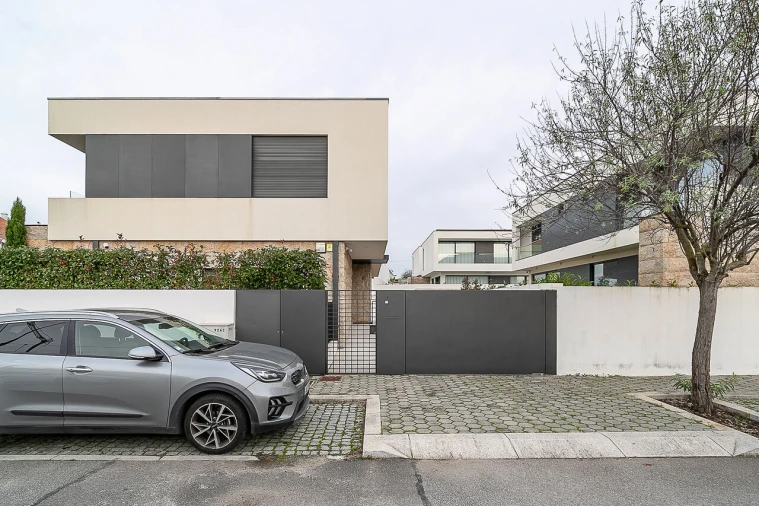 Moradia T4 para Venda em São Felix da Marinha Foto 3