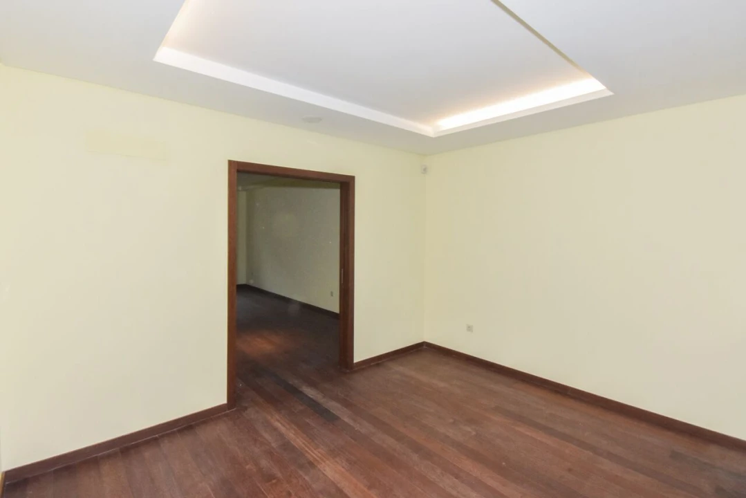 Moradia T4 para Venda em Mafamude e Vilar do Paraíso Foto 9