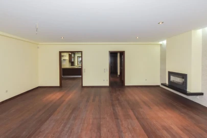 Moradia T4 para Venda em Mafamude e Vilar do Paraíso