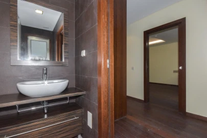 Moradia T4 para Venda em Mafamude e Vilar do Paraíso