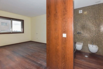 Moradia T4 para Venda em Mafamude e Vilar do Paraíso